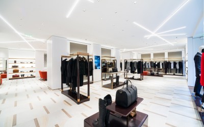 How Retailers Can Survive The Online Phenomenon With LED